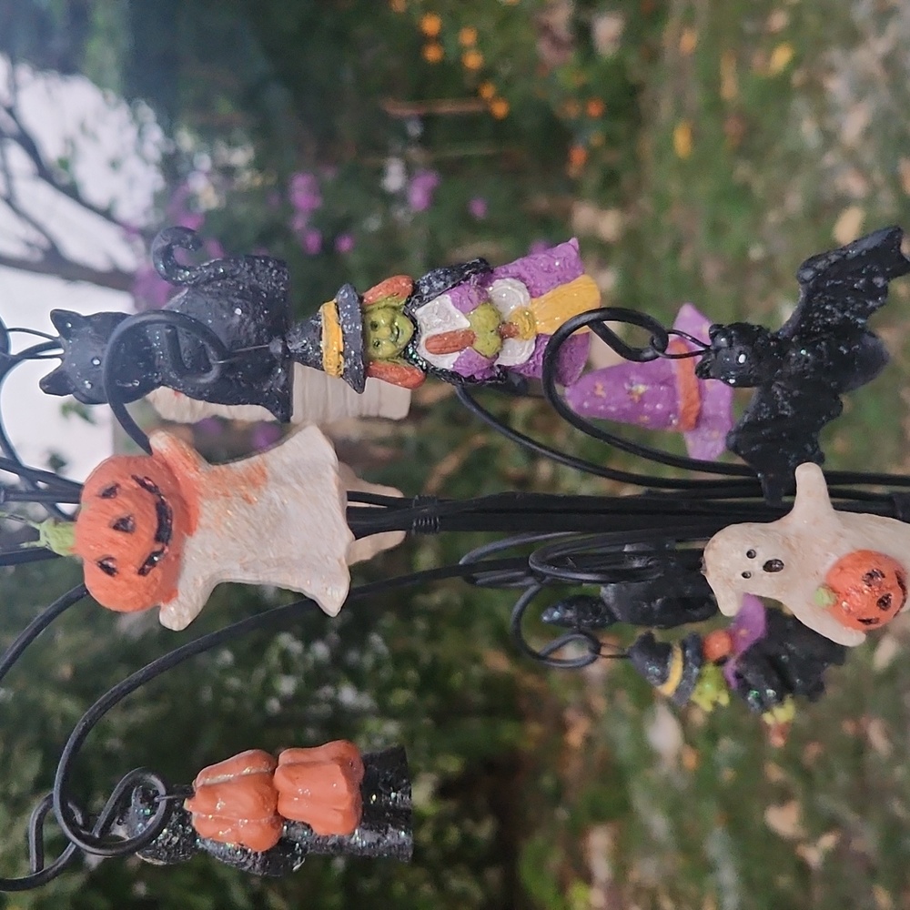 Vintage Halloween Pumpkin Tree with accessories bat, witch, mummy, pumpkin head. - Picture 6 of 7